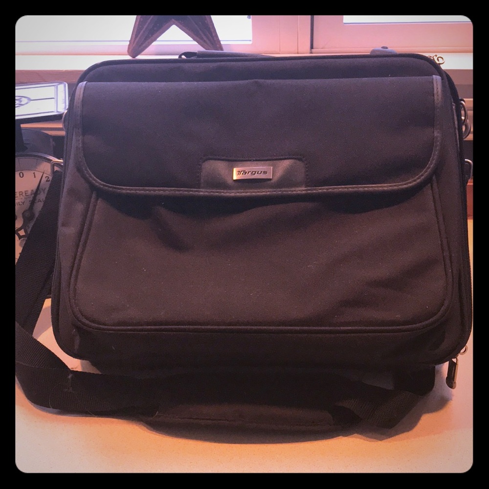 LAPTOP CARRY BAG/shoulder strap